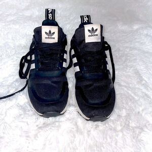 Adidas black /white Shoes Sz 5.5
